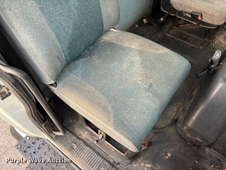 image for item ED2292 2007 International 8600 semi truck