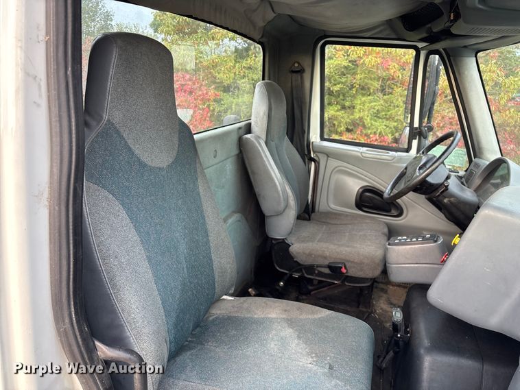 image for item ED2292 2007 International 8600 semi truck