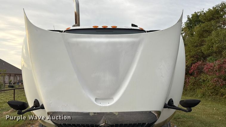 image for item ED2292 2007 International 8600 semi truck