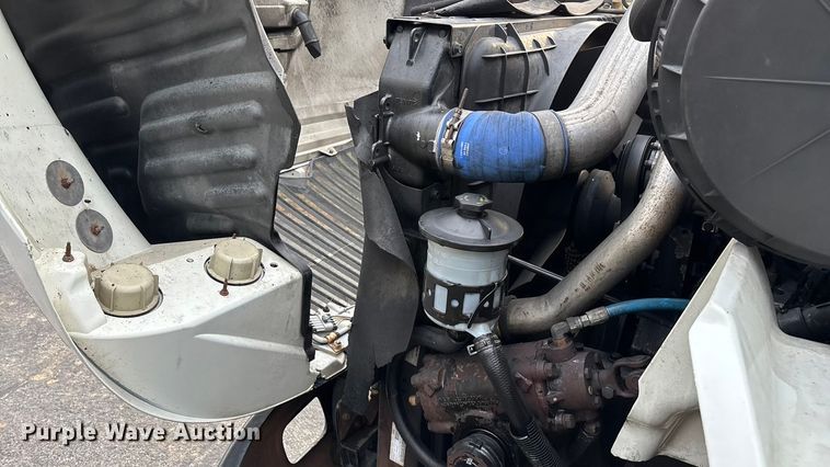 image for item ED2292 2007 International 8600 semi truck