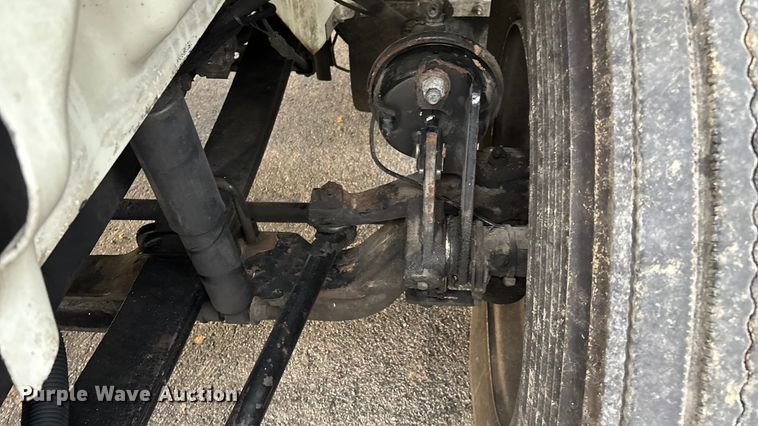 image for item ED2292 2007 International 8600 semi truck