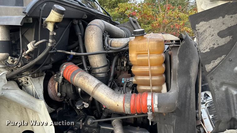 image for item ED2292 2007 International 8600 semi truck