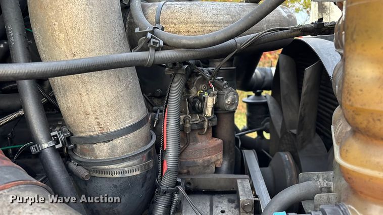 image for item ED2292 2007 International 8600 semi truck