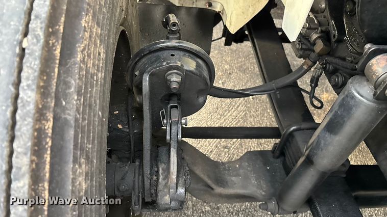 image for item ED2292 2007 International 8600 semi truck