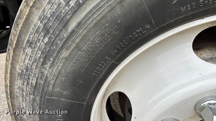 image for item ED2292 2007 International 8600 semi truck