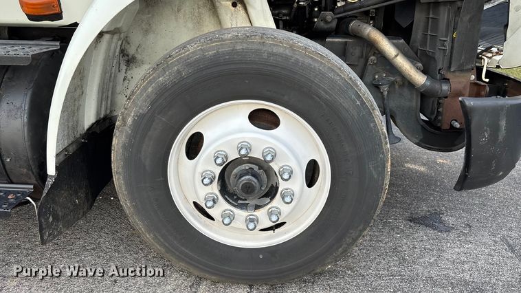 image for item ED2292 2007 International 8600 semi truck