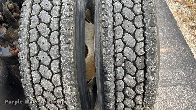 image for item ED2292 2007 International 8600 semi truck