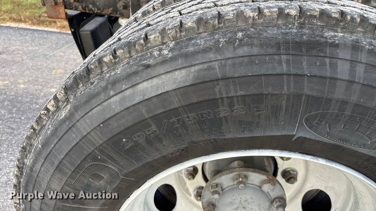 image for item ED2292 2007 International 8600 semi truck