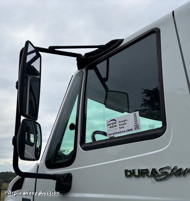 image for item ED2293 2010 International 4400 truck cab and chassis