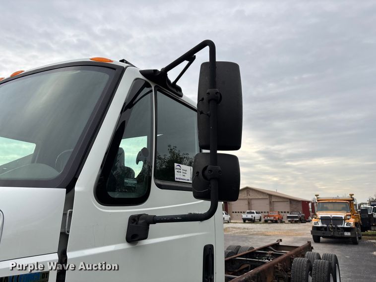 image for item ED2293 2010 International 4400 truck cab and chassis
