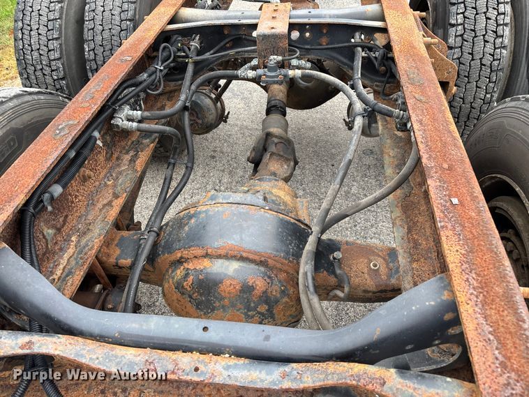 image for item ED2293 2010 International 4400 truck cab and chassis