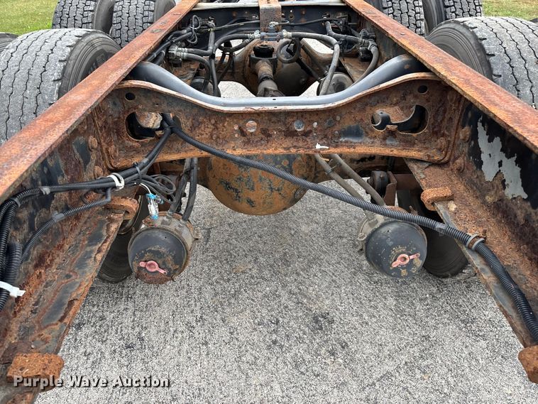 image for item ED2293 2010 International 4400 truck cab and chassis