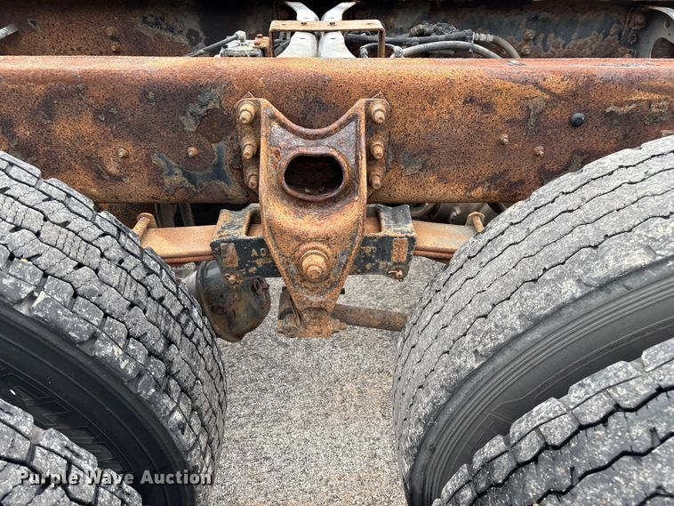 image for item ED2293 2010 International 4400 truck cab and chassis