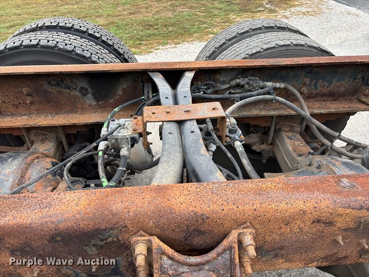 image for item ED2293 2010 International 4400 truck cab and chassis