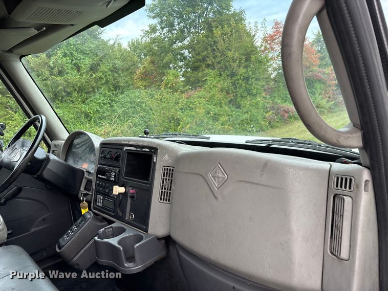 image for item ED2293 2010 International 4400 truck cab and chassis