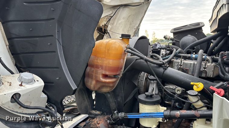 image for item ED2293 2010 International 4400 truck cab and chassis