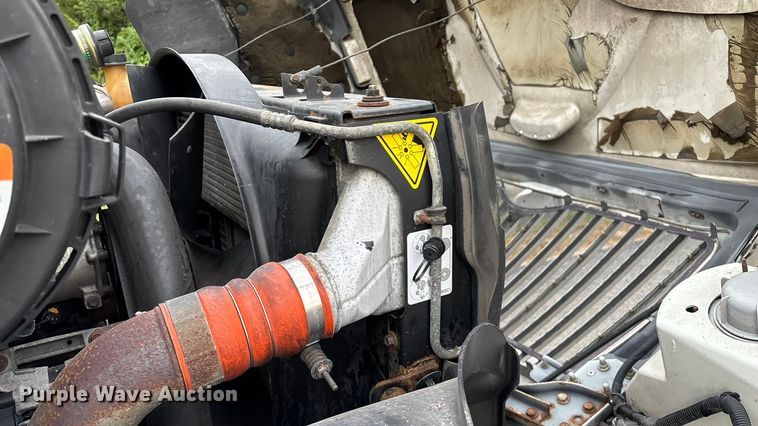 image for item ED2293 2010 International 4400 truck cab and chassis