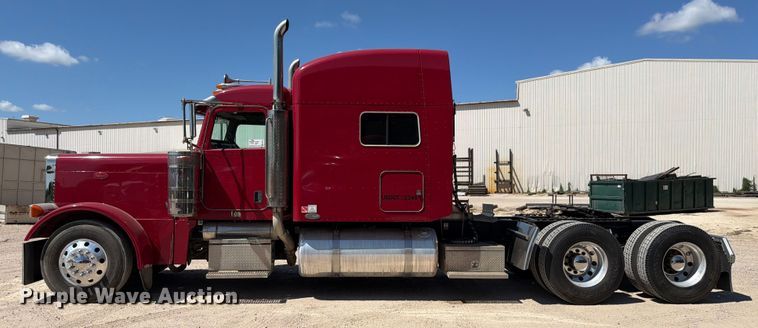 image for item ED5913 2007 Peterbilt 379 semi truck