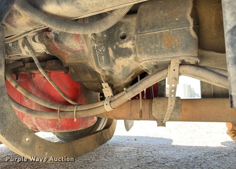 image for item ED5913 2007 Peterbilt 379 semi truck