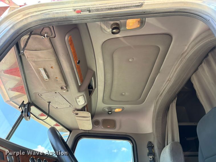 image for item ED5913 2007 Peterbilt 379 semi truck