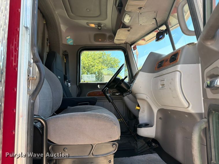 image for item ED5913 2007 Peterbilt 379 semi truck