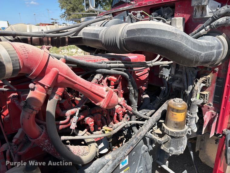 image for item ED5913 2007 Peterbilt 379 semi truck