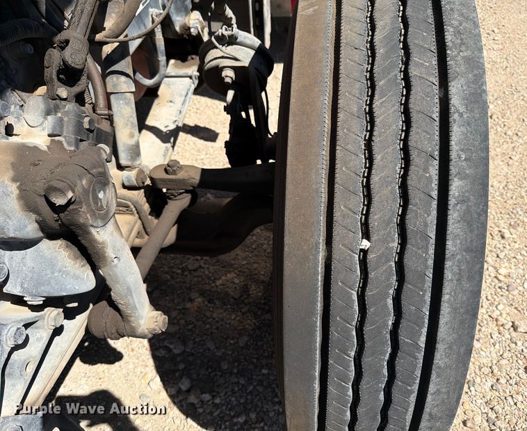 image for item ED5913 2007 Peterbilt 379 semi truck