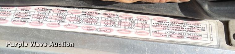 image for item ED5913 2007 Peterbilt 379 semi truck