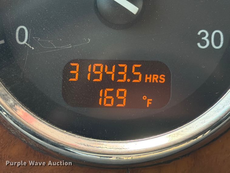 image for item ED5913 2007 Peterbilt 379 semi truck