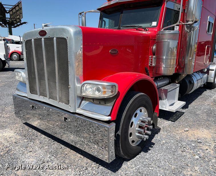 image for item ED5958 2016 Peterbilt 389 semi truck
