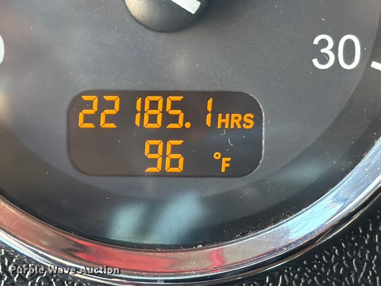 image for item ED5958 2016 Peterbilt 389 semi truck