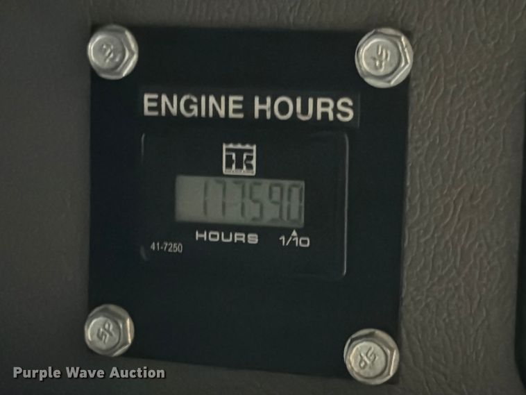 image for item ED5958 2016 Peterbilt 389 semi truck