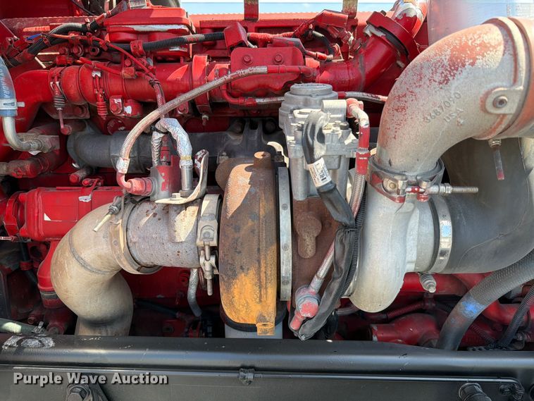 image for item ED5958 2016 Peterbilt 389 semi truck