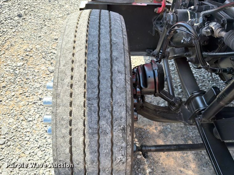 image for item ED5958 2016 Peterbilt 389 semi truck