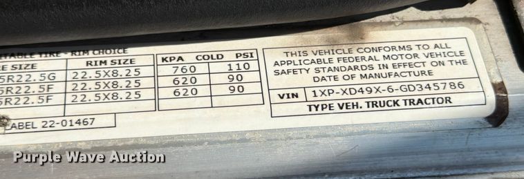 image for item ED5958 2016 Peterbilt 389 semi truck