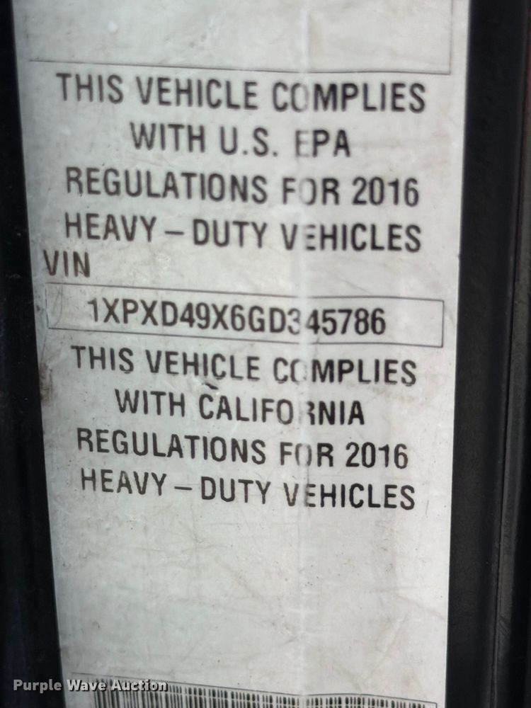 image for item ED5958 2016 Peterbilt 389 semi truck