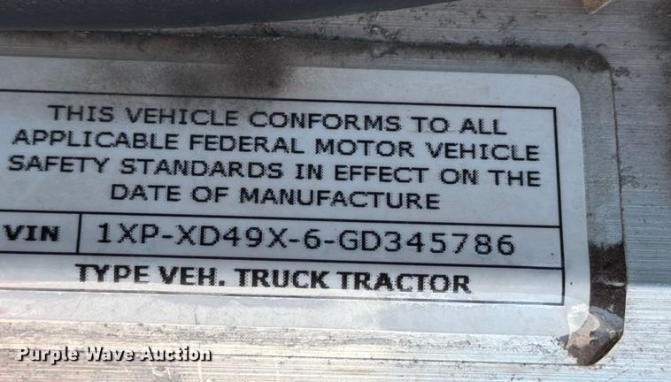 image for item ED5958 2016 Peterbilt 389 semi truck