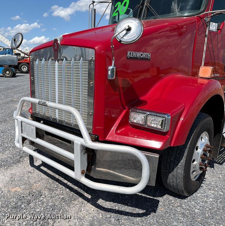 image for item ED5959 2020 Kenworth T800 semi truck