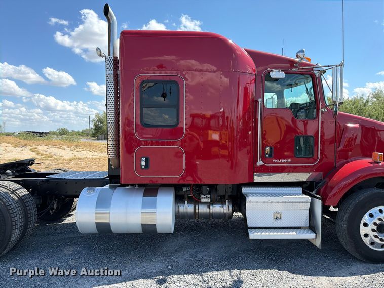 image for item ED5959 2020 Kenworth T800 semi truck