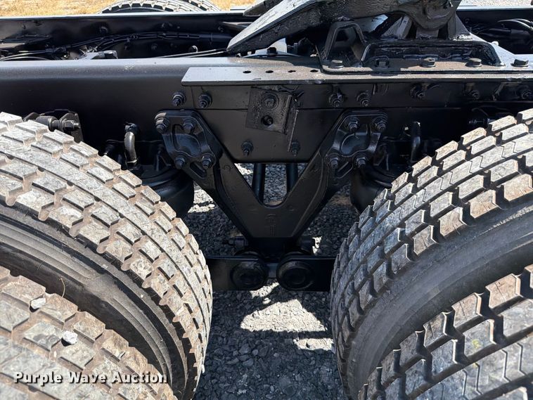 image for item ED5959 2020 Kenworth T800 semi truck