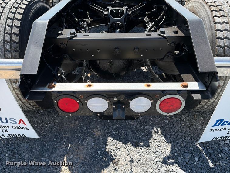 image for item ED5959 2020 Kenworth T800 semi truck