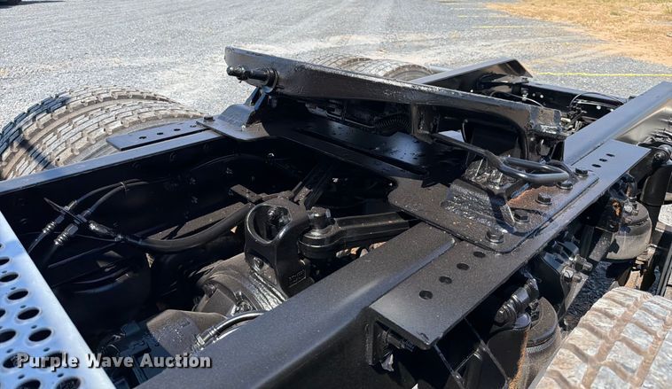 image for item ED5959 2020 Kenworth T800 semi truck