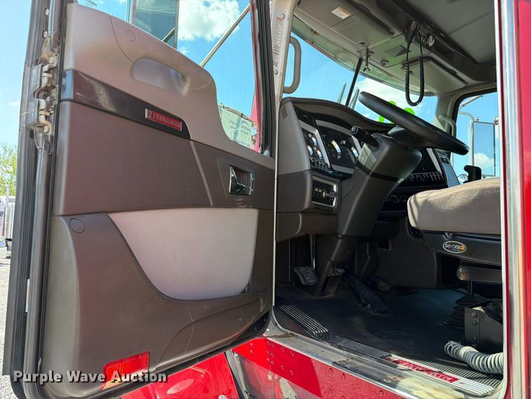 image for item ED5959 2020 Kenworth T800 semi truck