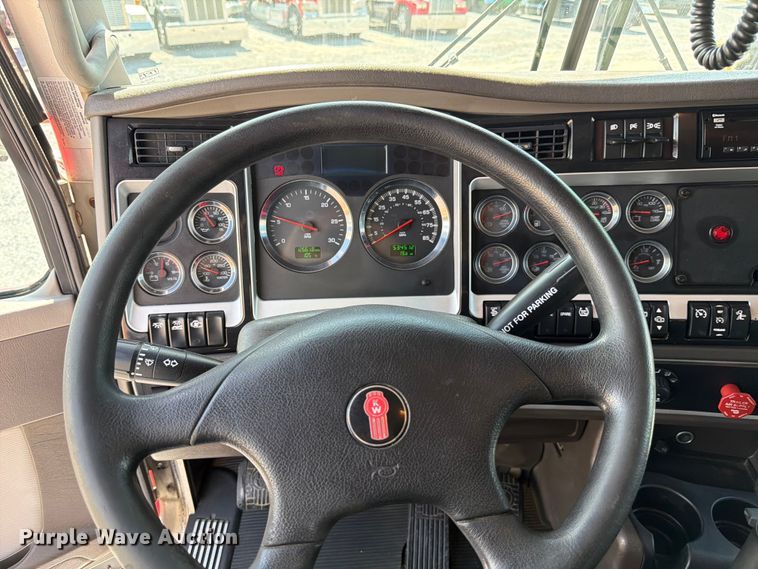 image for item ED5959 2020 Kenworth T800 semi truck