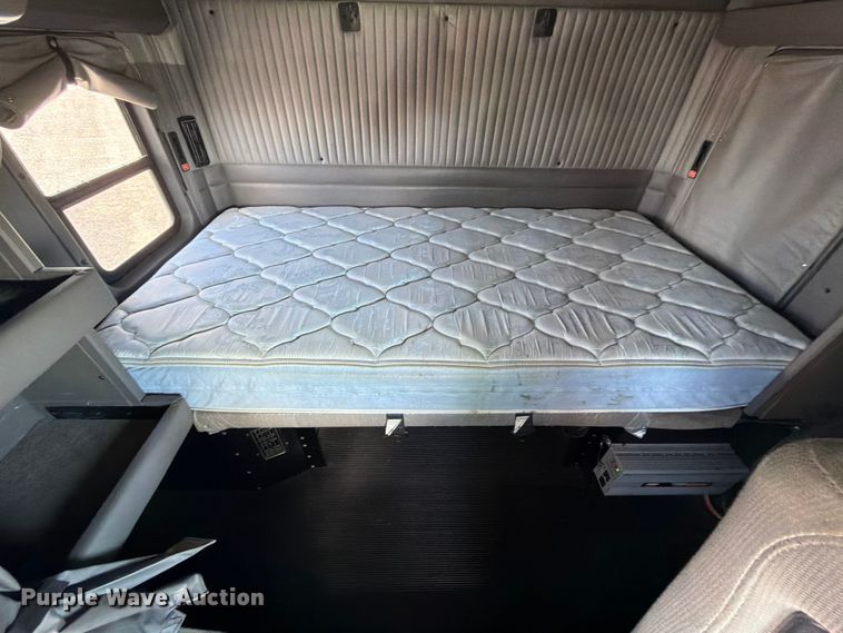 image for item ED5959 2020 Kenworth T800 semi truck