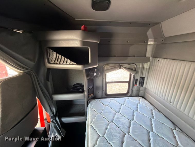 image for item ED5959 2020 Kenworth T800 semi truck