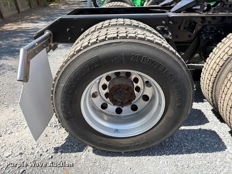 image for item ED5959 2020 Kenworth T800 semi truck