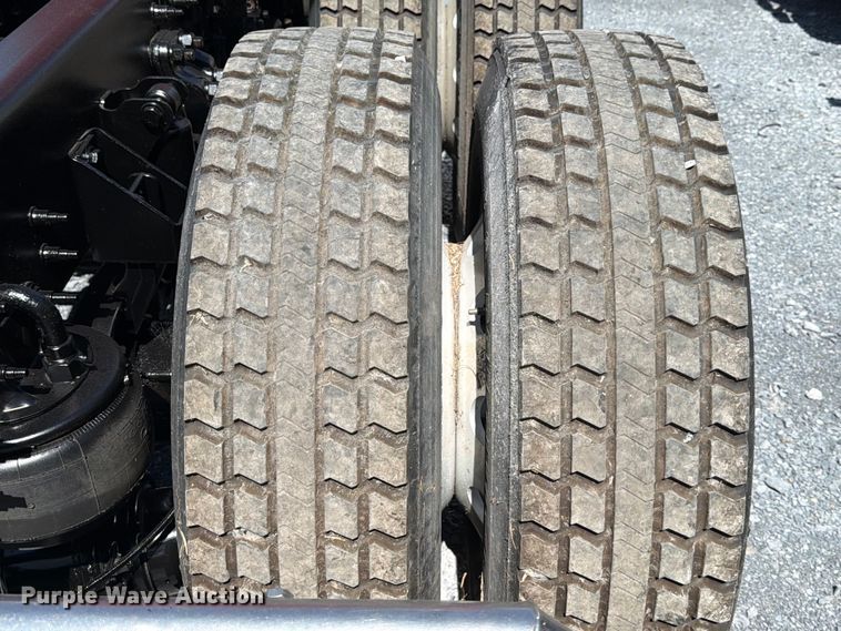 image for item ED5959 2020 Kenworth T800 semi truck