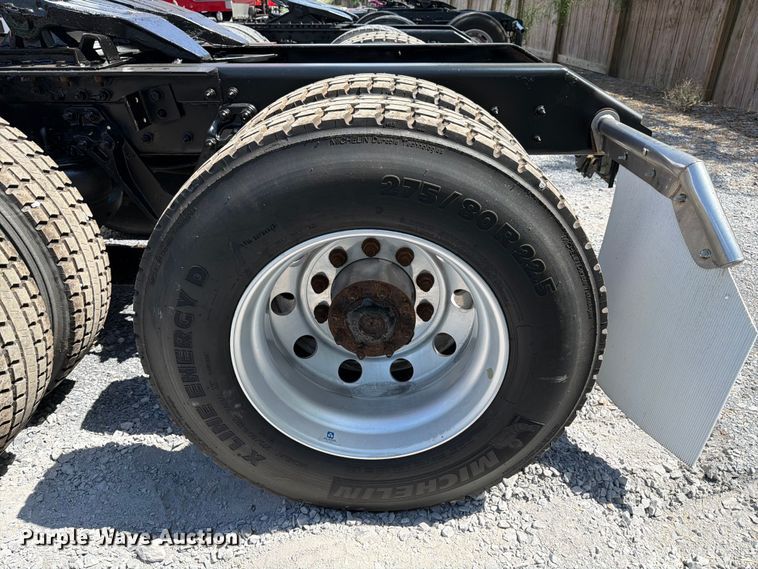 image for item ED5959 2020 Kenworth T800 semi truck