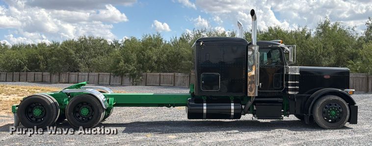 image for item ED5960 2007 Peterbilt 379 semi truck